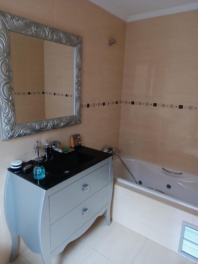 Karmelo Junto Al Metro Apartman Bilbao Kültér fotó